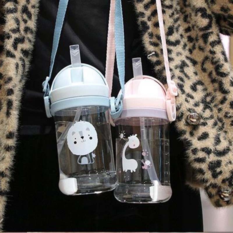 Bình Đựng Nước Em Bé 250ml Có Ống Hút Họa Tiết Đáng Yêu