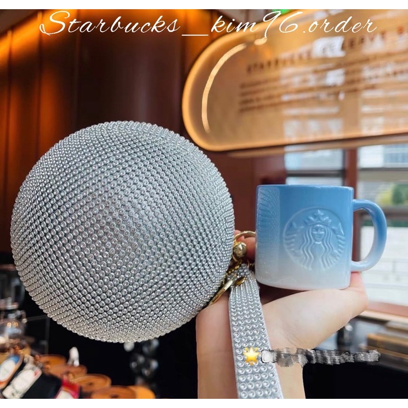 Ly Starbucks giáng sinh năm 2021