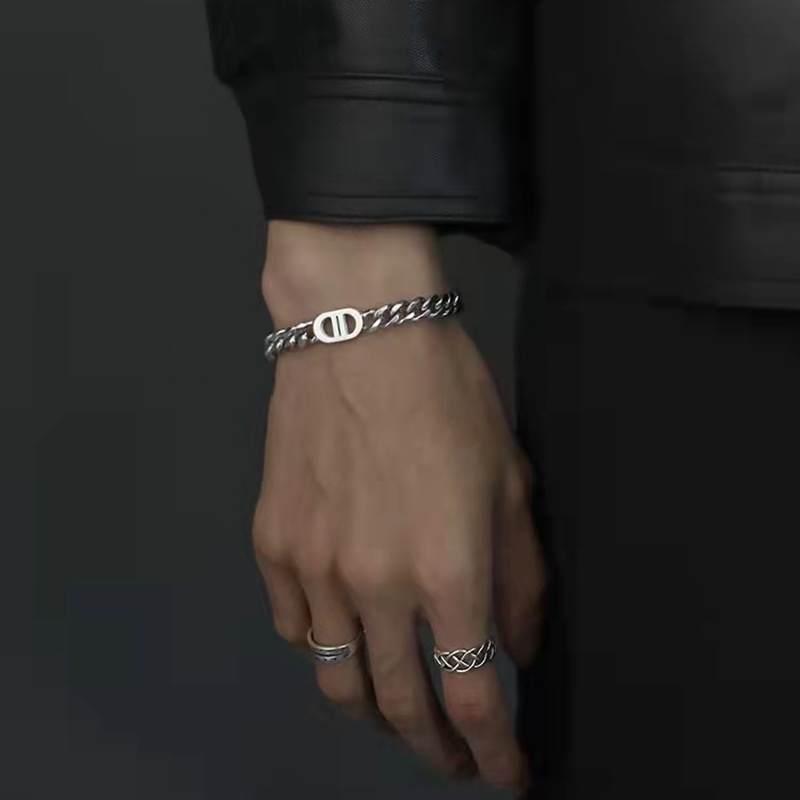 Vòng tay xích chữ D cá tính cho nam nữ, vòng tay unisex chất liệu titan không hoen rỉ - BROO official