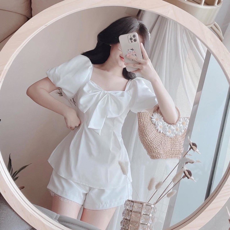 Set quần sooc trắng + áo nơ | BigBuy360 - bigbuy360.vn