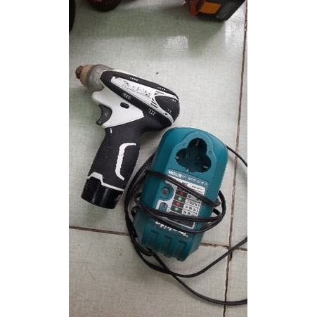 Máy vặn vít makita TD090D