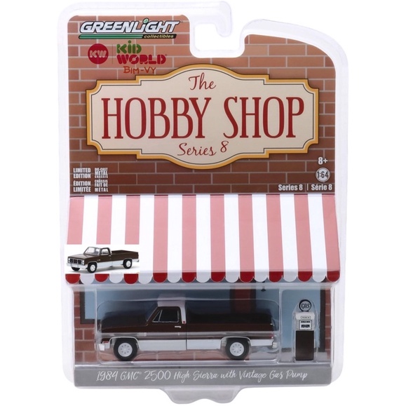 Xe mô hình GreenLight The Hobby Shop Series 8 Bán tải 1984 GMC 2500 High Sierra with Vintage Gas Pump 97080-D.