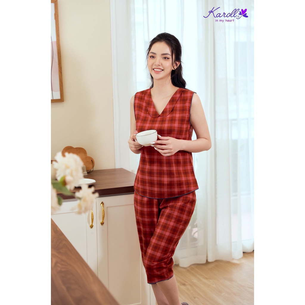 Đồ mặc nhà nữ Karoll ,bộ thô quần lửng áo sát nách NH22.039