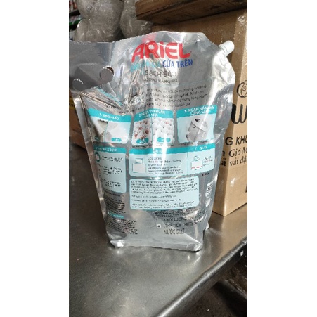 Nước giặt Ariel 3.5kg.