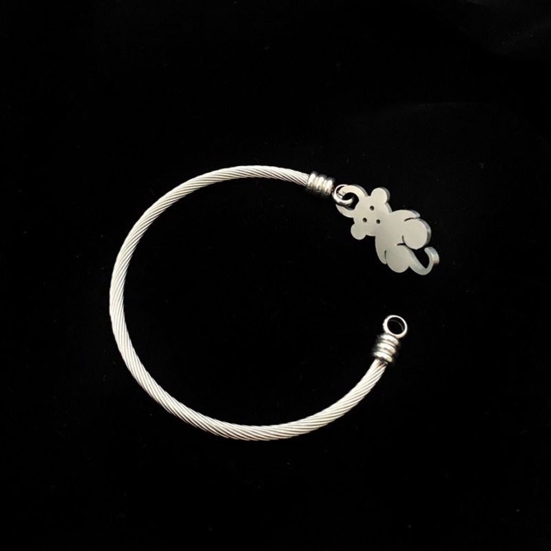 [Giao Hàng Miễn Phí] Vòng Tay Thép Titan Họa Tiết Gấu Hoạt Hình Cho Nam Nữ 22104