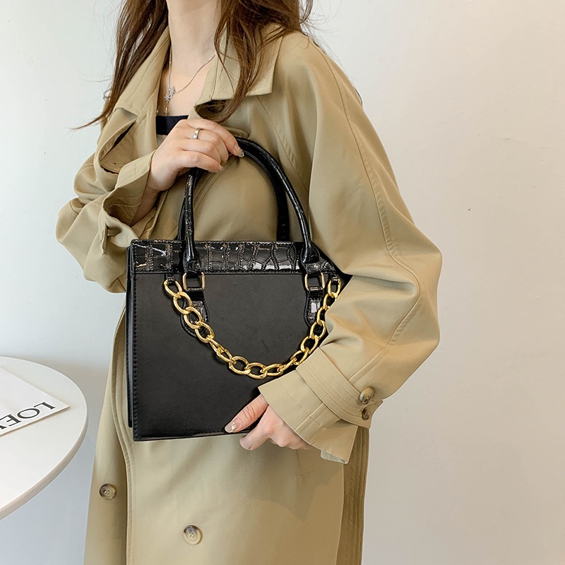 Túi Xách Đeo Vai Cỡ Lớn Phối Dây Xích Thời Trang Nữ Sành Điệu