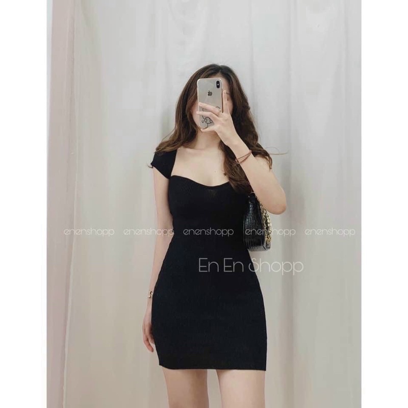 Váy body len tăm cổ vuông