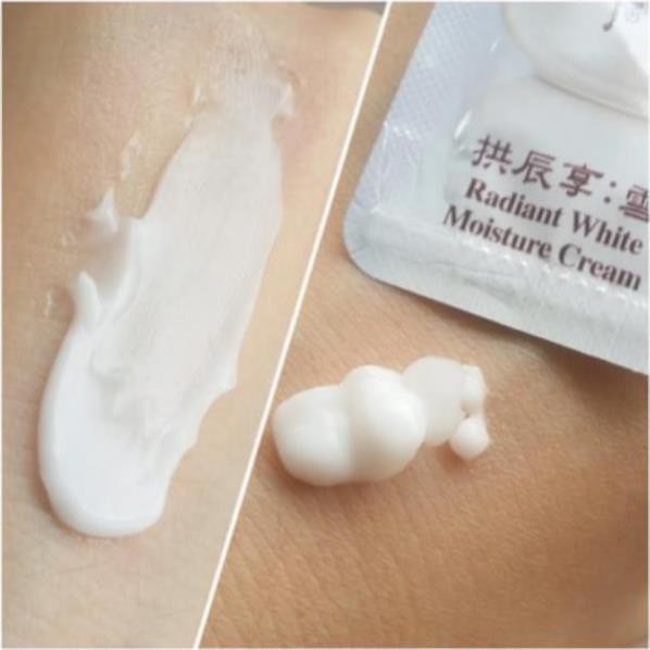 SALE OF 50% - KEM DƯỠNG TRẮNG CHỐNG LÃO HOÁ WHOO RADIANT WHITE MOISTURE CREAM 30ml