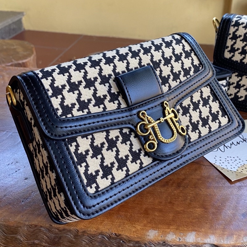 Túi xách nữ đeo vai đeo chéo hoạ tiết nanh sói - MK001