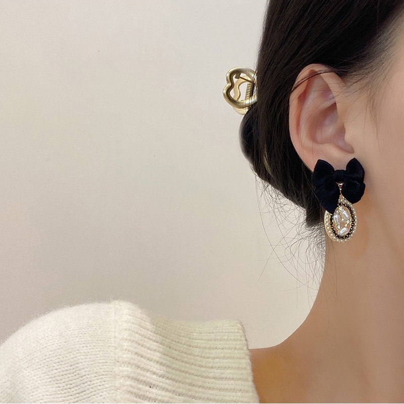 Bông Tai Hình Nơ Đen Đính Ngọc Trai Thời Trang Hàn Quốc Dành Cho Nữ