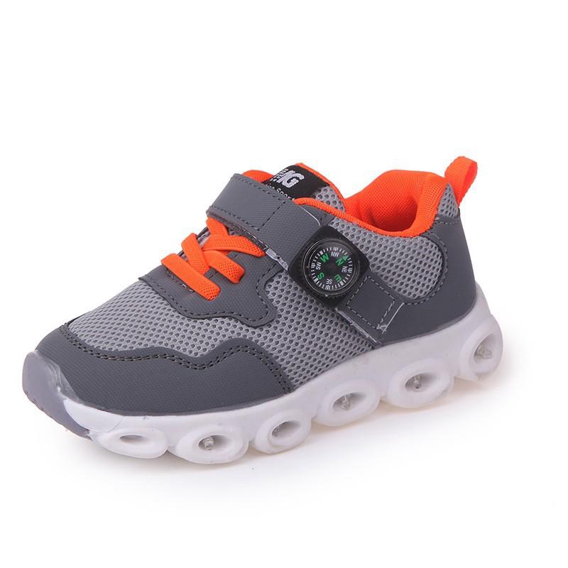 Giày thể thao có đèn LED hiện đại kiểu dáng thông thoáng cho bé yêu