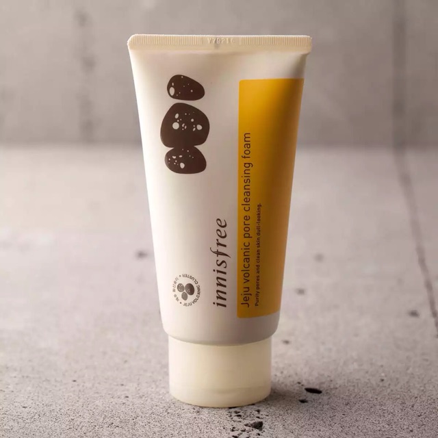 Sữa rửa mặt Jeju Volcanic Pore Cleansing Foam 150ml