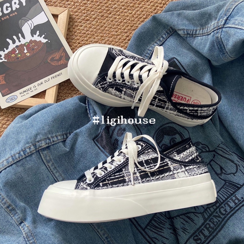 Giày thể thao nữ đế bằng giẫm gót, giày nữ đạp gót đế bánh mì hoạ tiết kẻ độc đáo