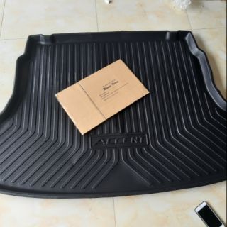 Lót cốp nhựa dẻo xe accent 2019