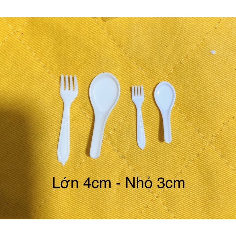 Mô hình muỗng nĩa nhựa phụ kiện trang trí nhà búp bê