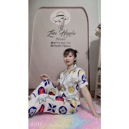Đồ bộ pijama tay ngắn quần dài LV hoạ tiết lụa latin | BigBuy360 - bigbuy360.vn