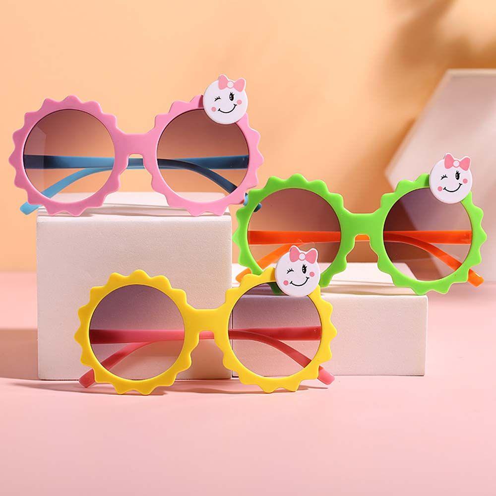 Kính Mát Đi Biển Hình Hoa Xinh Xắn Cho Bé Gái