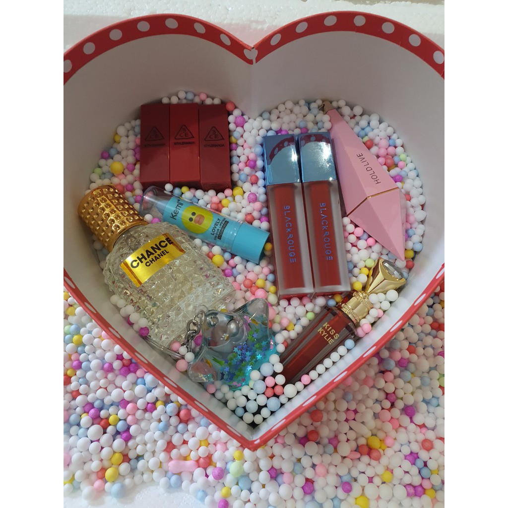 SET QUÀ TẶNG BẠN GÁI NHÂN DỊP NGÀY LỄ ĐẶC BIỆT QUAN TRỌNG