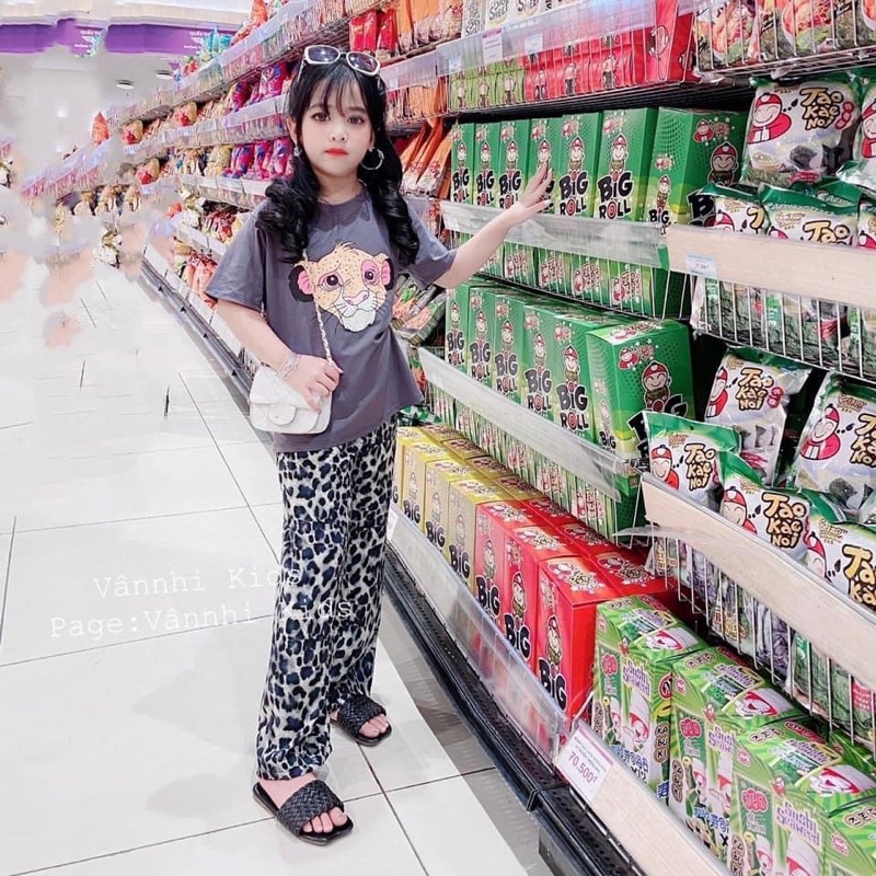 Bộ mặt báo quần beo trắng cho bé gái