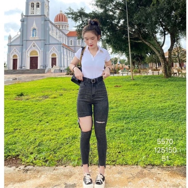 Set jeans dài lưng cao xám rách ô + crop petter trắng