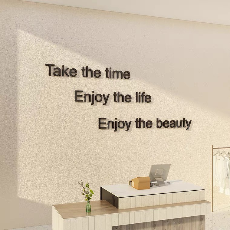 Chữ mica trang trí tường theo yêu cầu