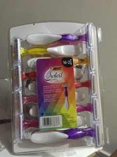 Dao cạo râu Bic soleil color collection ( có bán lẻ)