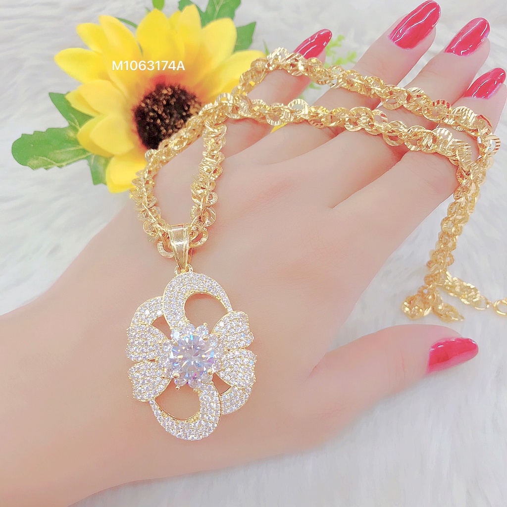 Mặt dây chuyền nữ UHA mạ vàng 18K kiểu dáng sang trọng M1063174