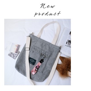 Túi tote có kèm Strap và huy hiệu