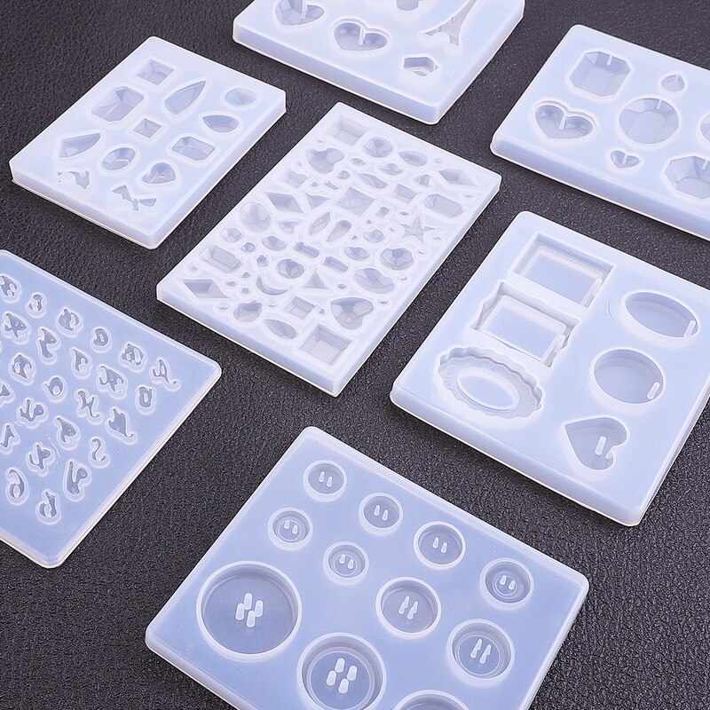 Khuôn làm mặt dây chuyền đổ resin bằng silicon hình trái tim/ nút áo/chữ cái