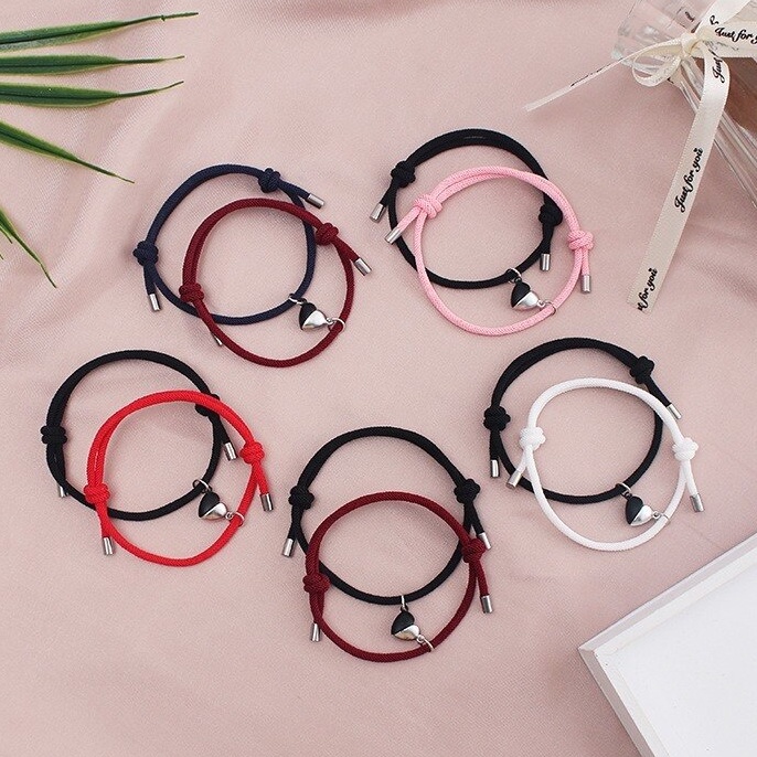 Set 2 vòng đeo tay may mắn màu trắng đen có nam châm cho cặp đôi