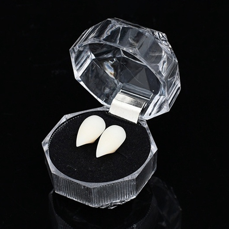 Phụ kiện răng nanh giả hóa trang ma cà rồng nhân dịp Halloween