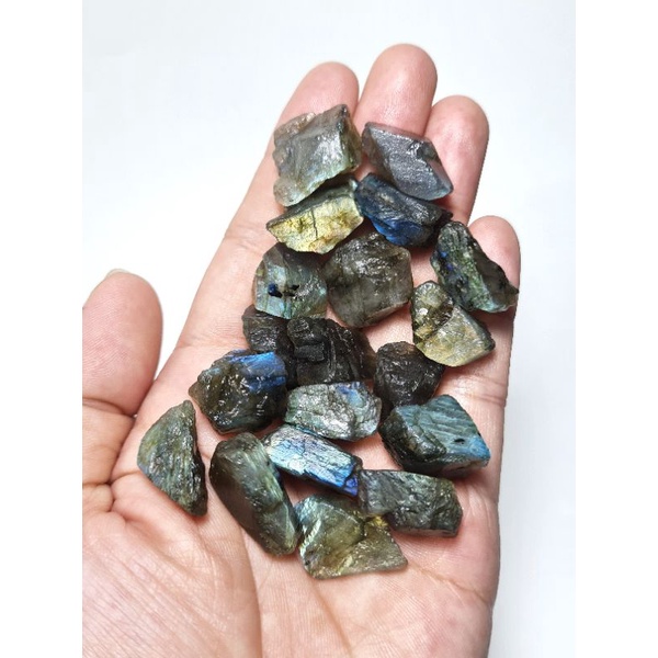 Labradorite  thô tự nhiên có 2 kích cỡ dùng làm trang sức handmade, sưu tầm trưng bày