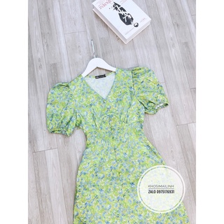 Đầm hoa xanh cổ V cúc bọc