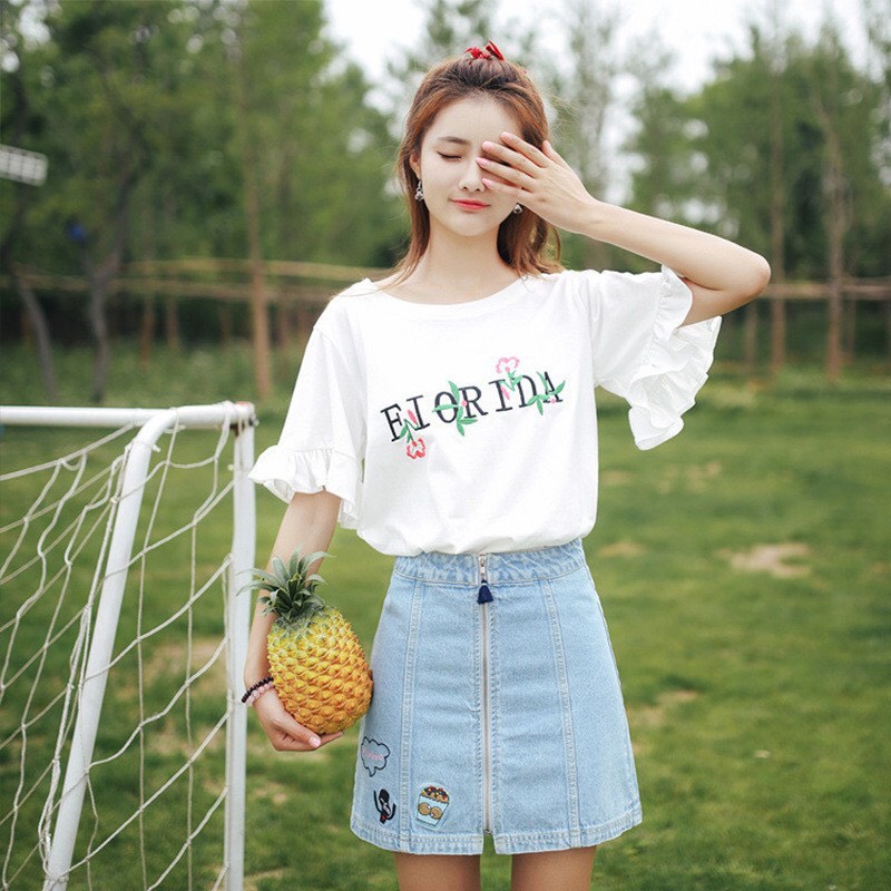 Áo Thun Tay Loe Thêu Chữ