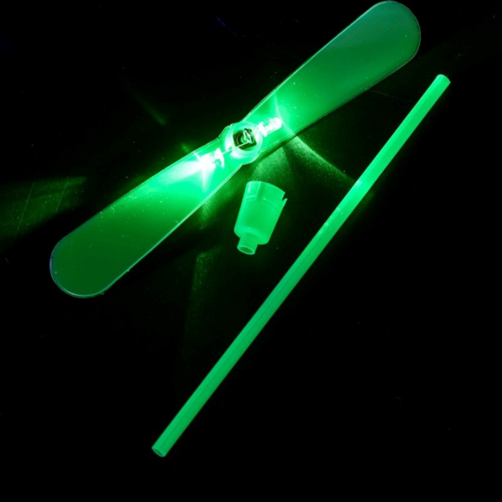Chong chóng tre Doremon xoay tay bay cao, đồ chơi tuổi thơ gắn led cho bé