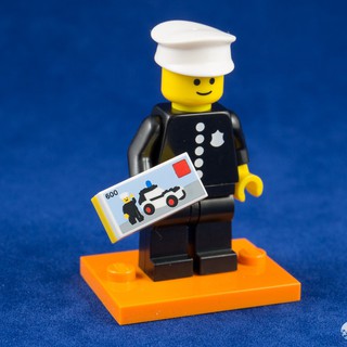 Lego minifigure series 18 – Cảnh sát Classic Police Officer