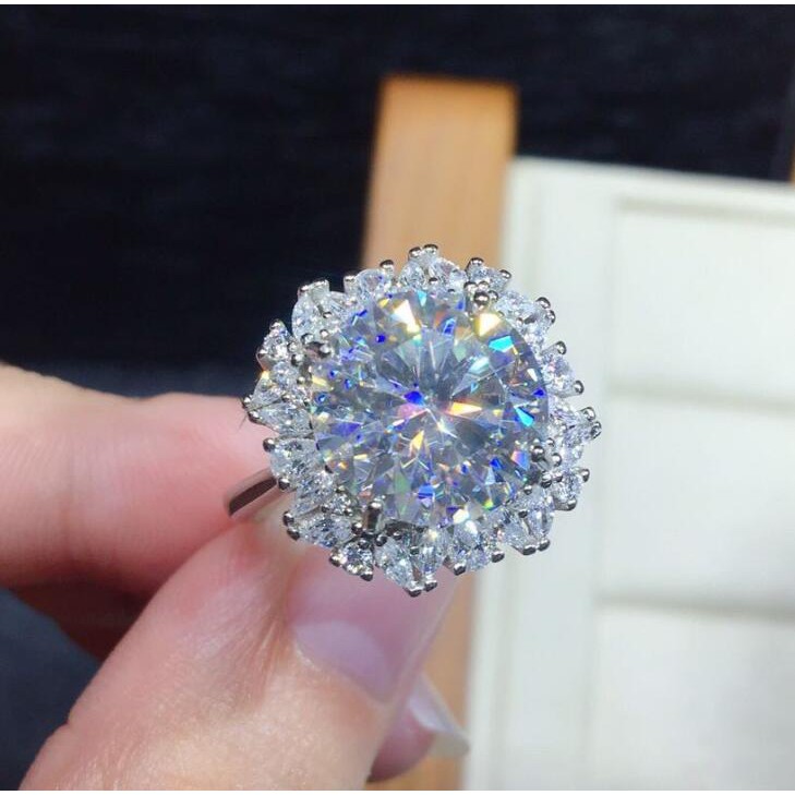 Nhẫn Moissanite 5 Carat PT950 Hình Trái Tim Đính Đá Kim Cương