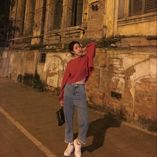 Áo Croptop dáng rộng
