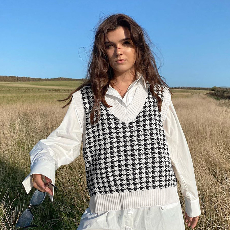 Áo Len Sát Nách Cổ Chữ V Họa Tiết Houndstooth Phong Cách Anh