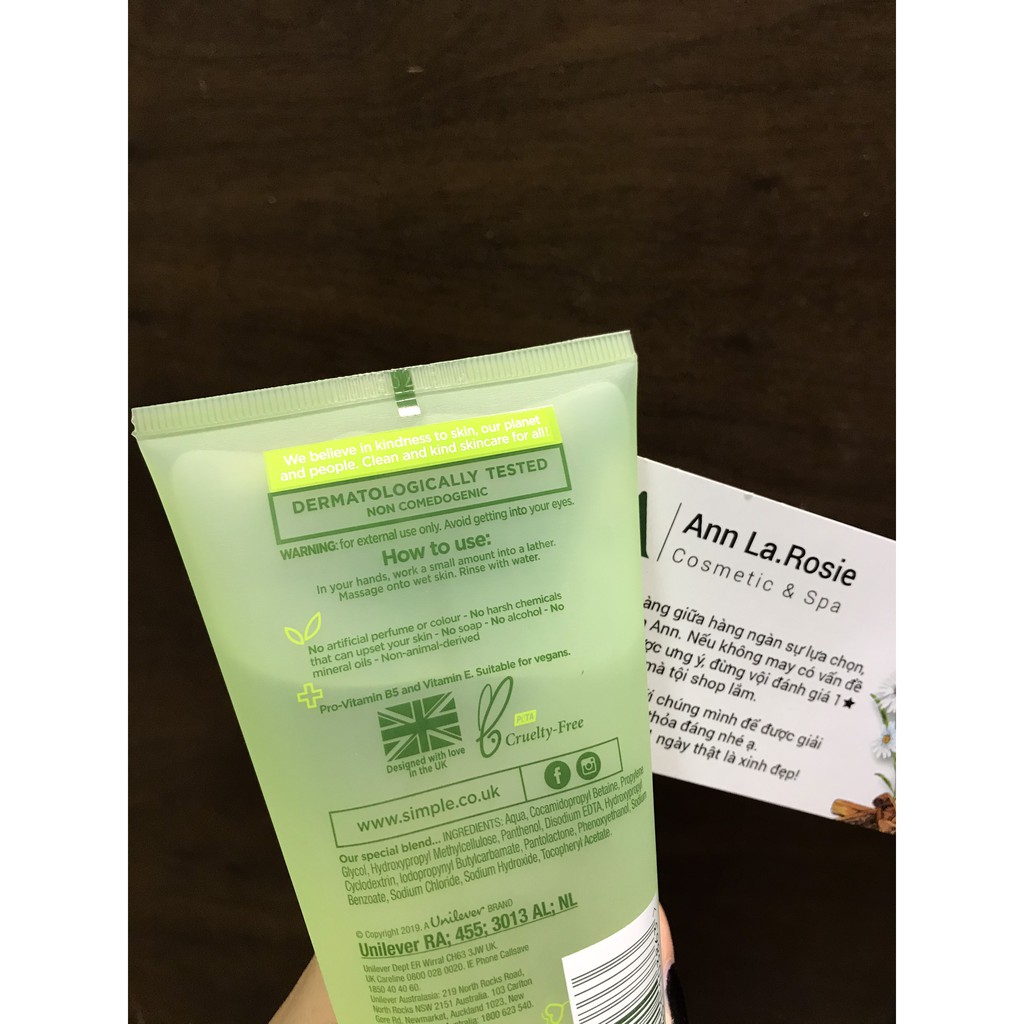 Sữa rửa mặt dạng Gel Simple Refreshing Facial Wash 150ml | BigBuy360 - bigbuy360.vn