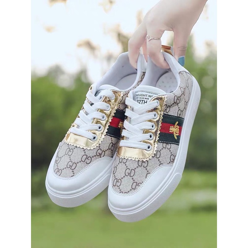 Giày sục nữ DG đế bằng siêu đẹp