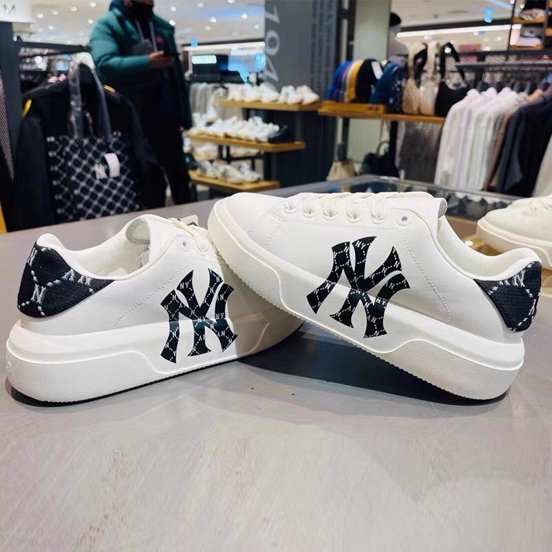 Giày mlb mcq Ny đen vàng mẫu hot nhất 2022