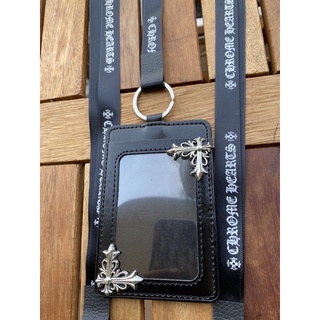Thẻ đeo Chrome Hearts dành cho công sở