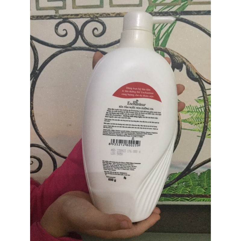 SỮA TẮM ENCHANTEUR 650gram