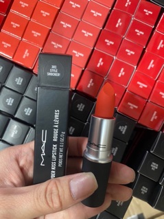 Son MAC vỏ nhám Style Shocked 303