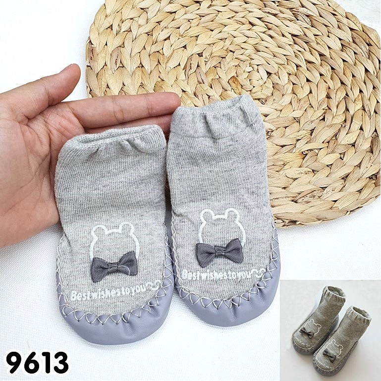Giày Vớ Chống Trượt Nhiều Mẫu Cho Bé Từ 0-18Tháng (11CM - 13CM)