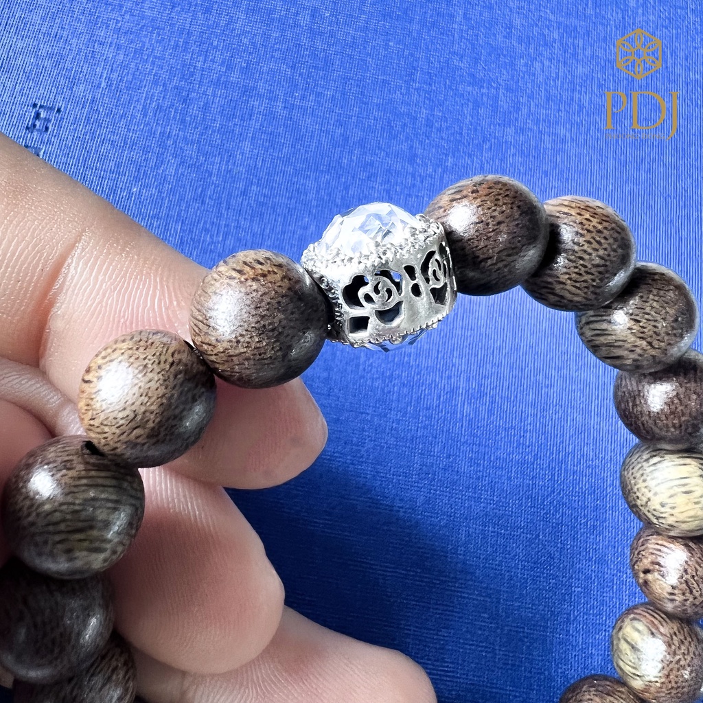 Vòng tay Trầm Hương mix charm đá Topaz - Tặng kèm hộp đựng trang sức cao cấp - SP000574 - Trang sức PDJ