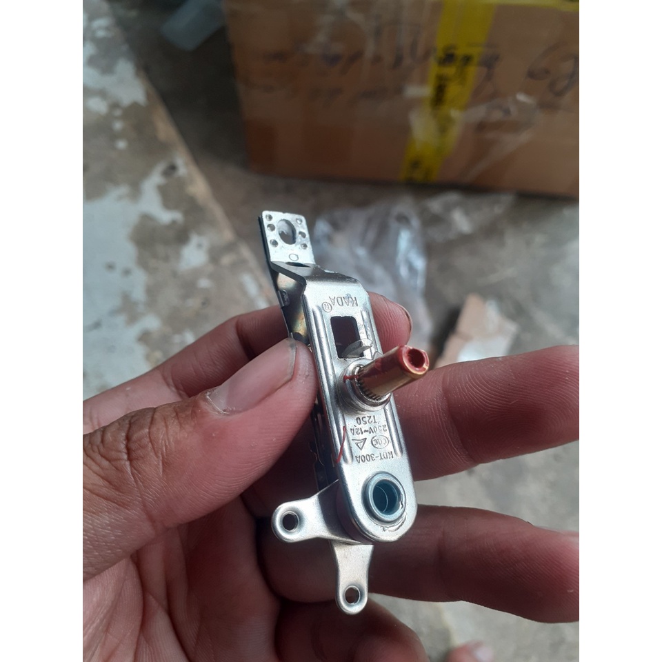 Rơ le nhiệt Bàn ủi hơi nước Bluestone SIB-3806