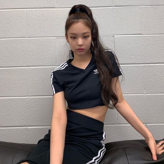 Áo croptop adidas