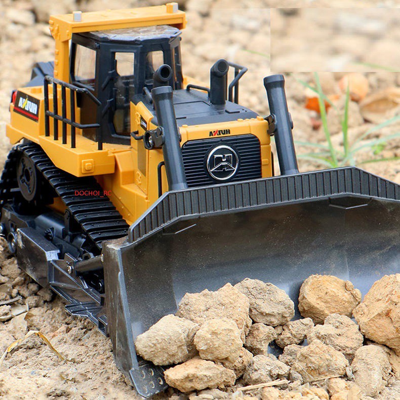 Xe ủi điều khiển từ xa chạy xích Huina596
